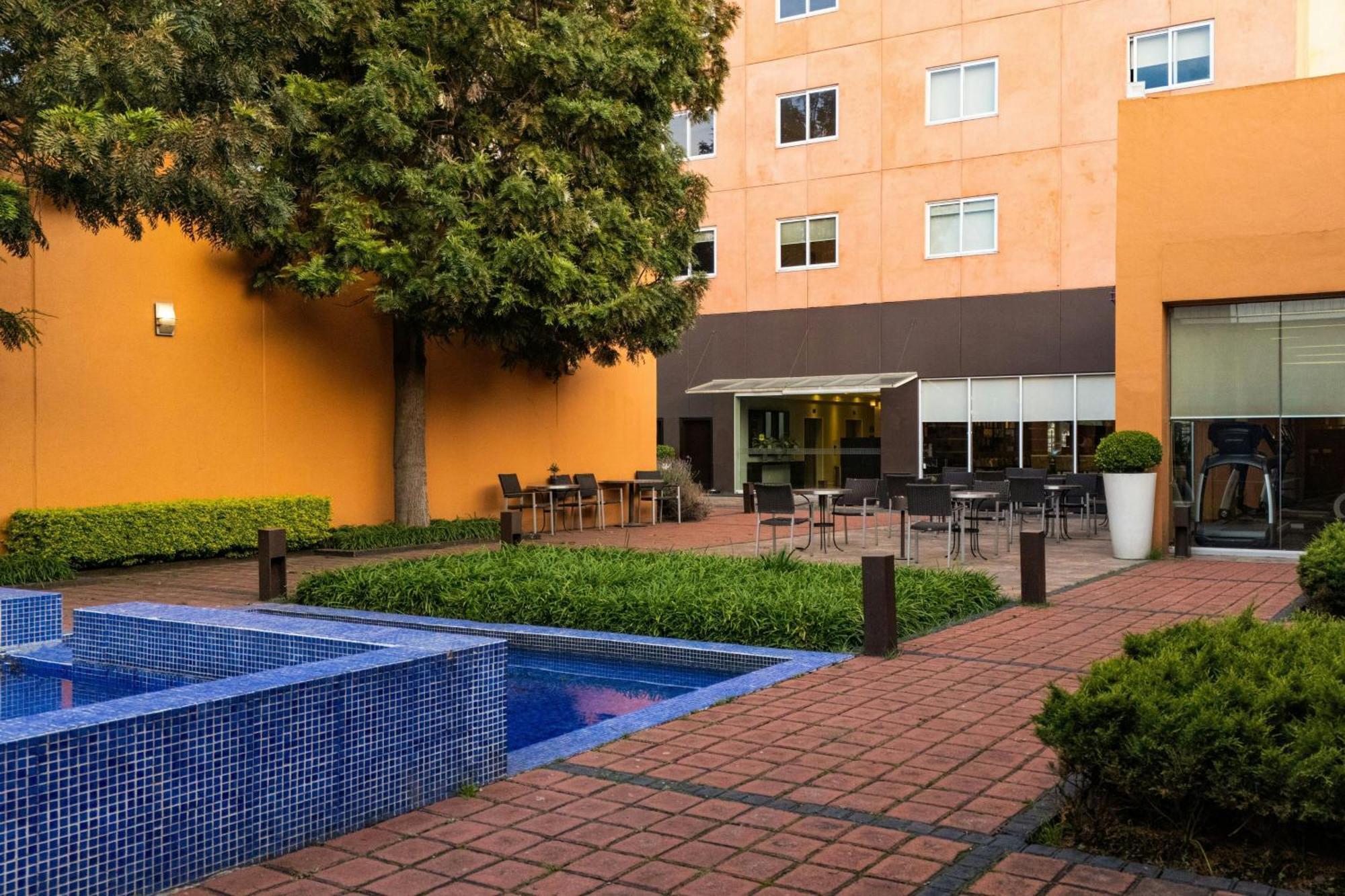 Courtyard Toluca Tollocan Buitenkant foto
